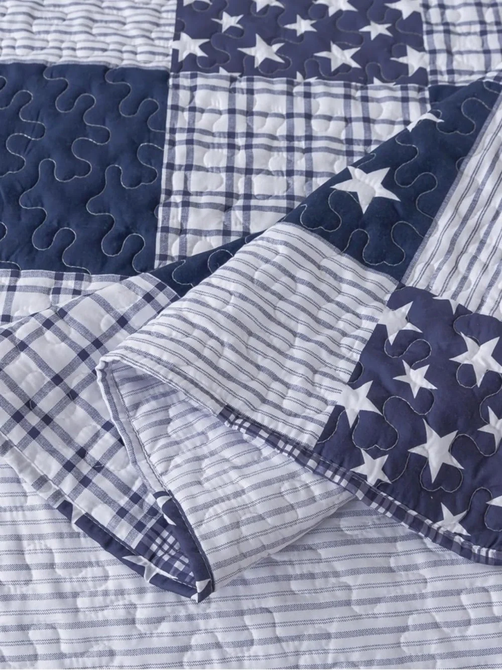 Quilted Patchwork Bedspread Set in Navy and White
